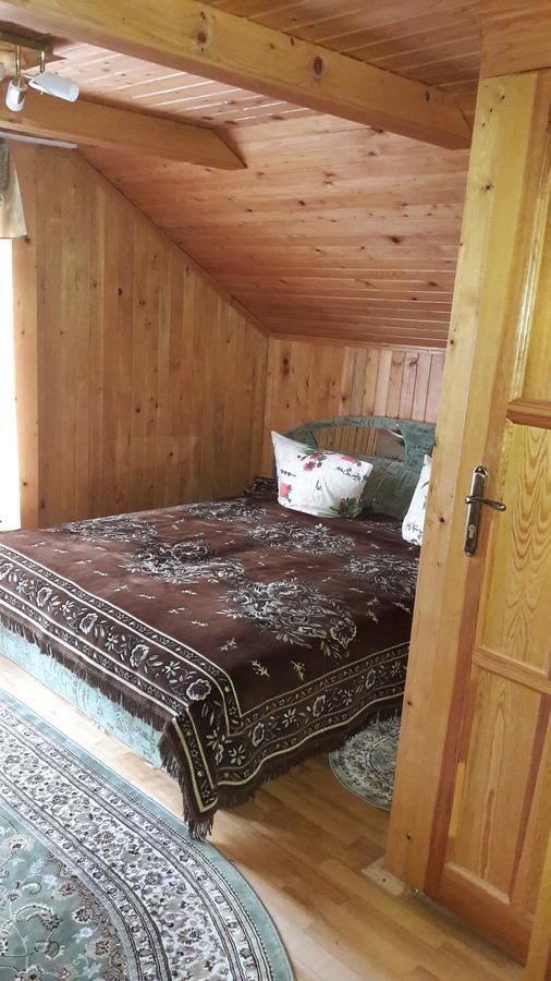 U Romana Yaremche Luaran gambar