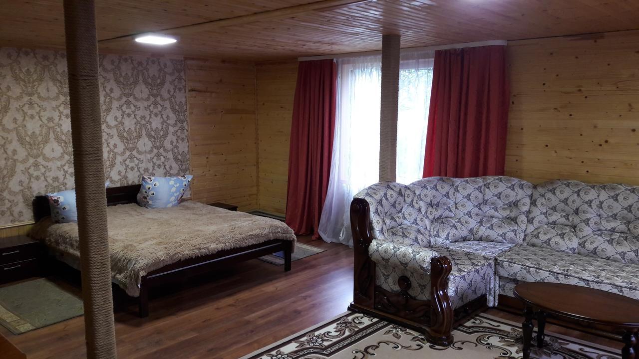 U Romana Yaremche Luaran gambar